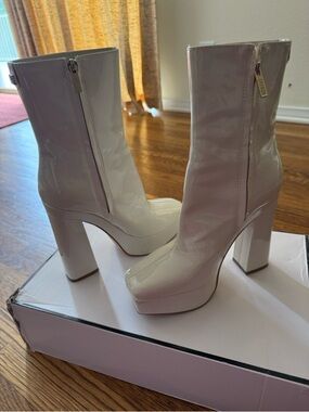 Guess Women’s Byra Patent Ivory Square Toe Block Platform Mid-Calf Boots 7.5
